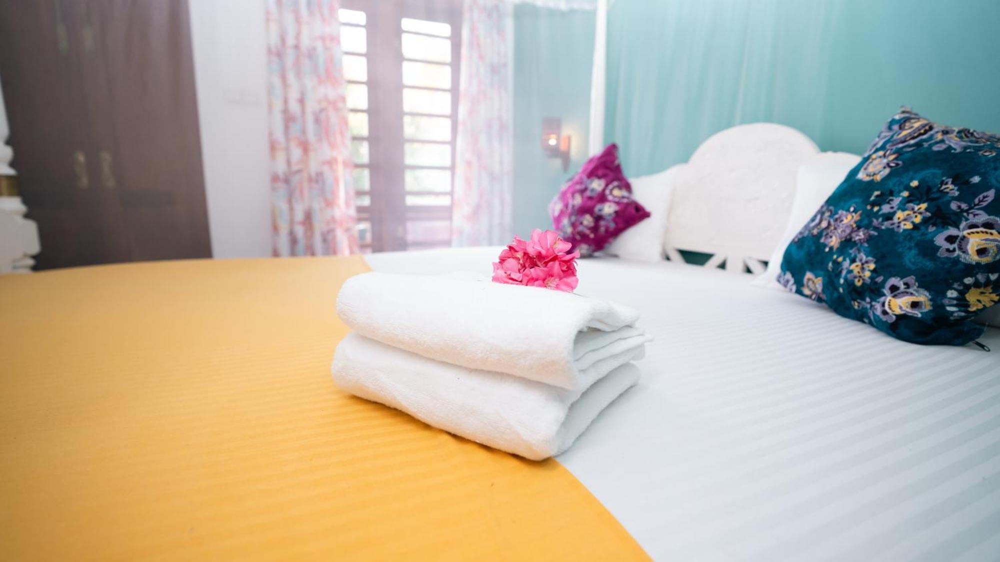 Daffodil Restaurant & Holiday Resort Унаватуна Экстерьер фото