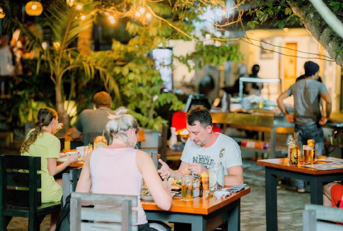 Daffodil Restaurant & Holiday Resort Унаватуна Экстерьер фото