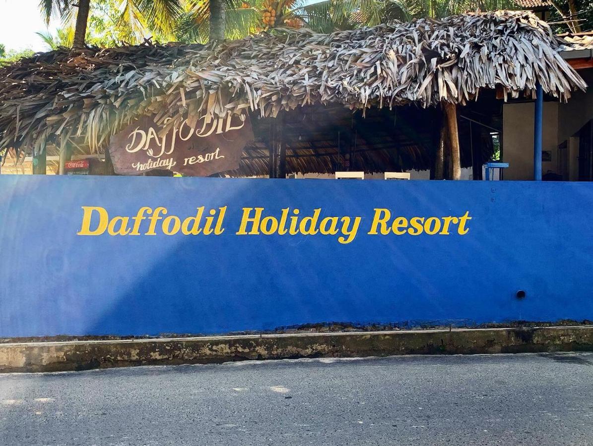 Daffodil Restaurant & Holiday Resort Унаватуна Экстерьер фото